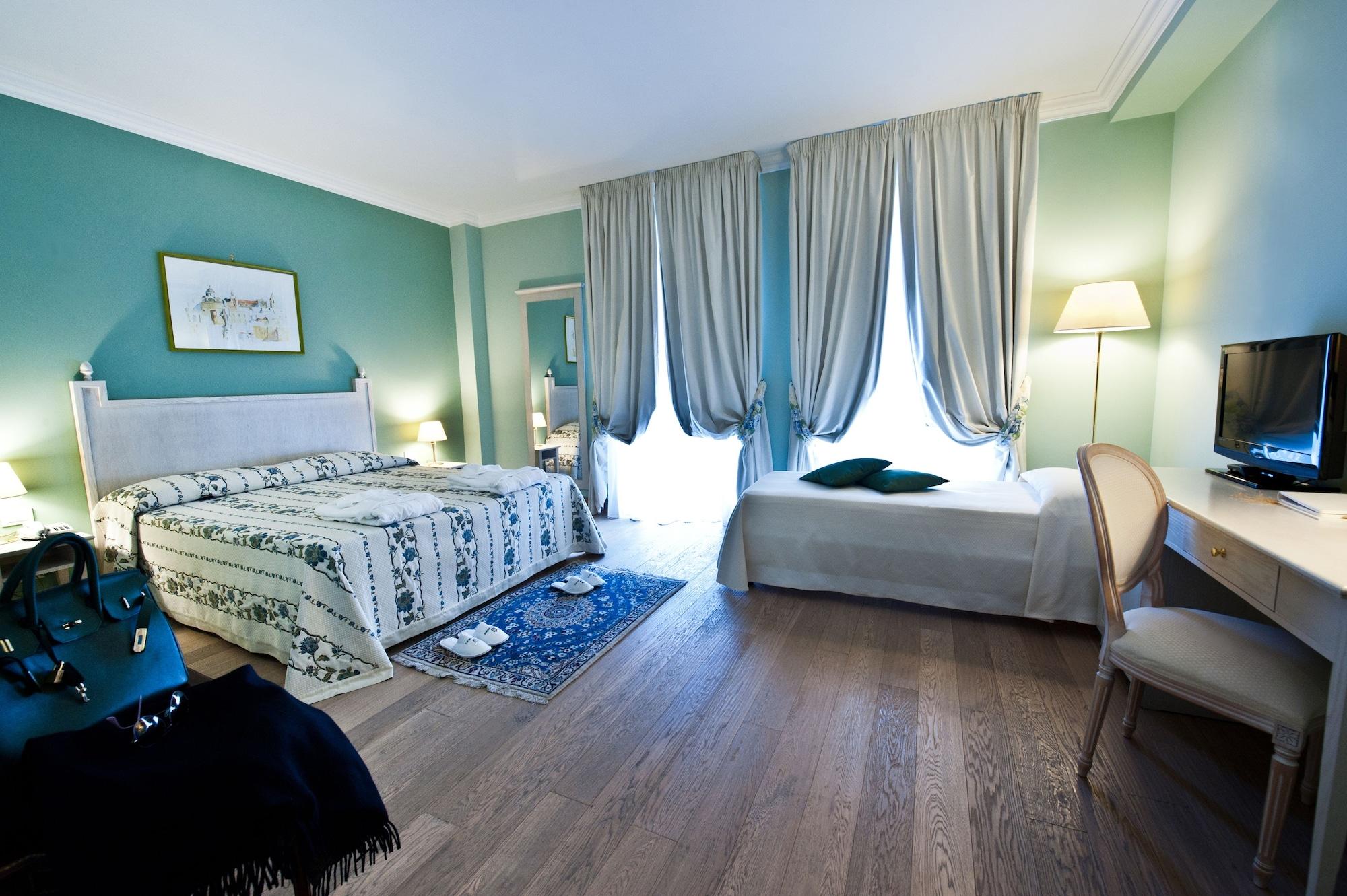 Ostuni Palace - Hotel Bistrot & Spa ภายนอก รูปภาพ