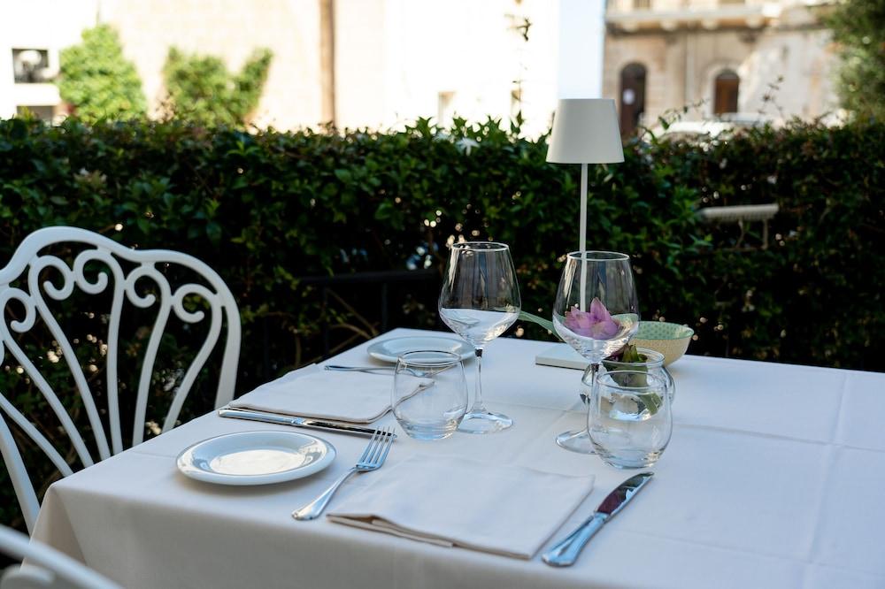 Ostuni Palace - Hotel Bistrot & Spa ภายนอก รูปภาพ