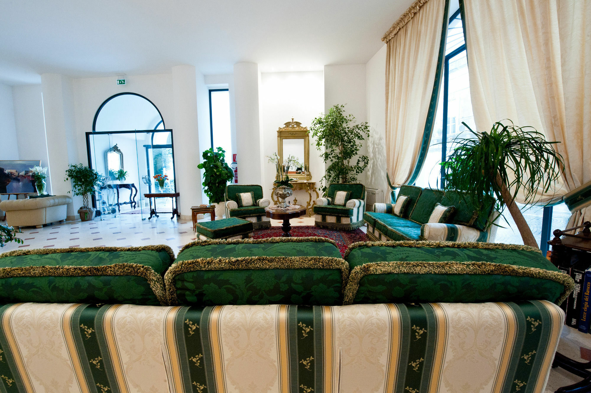 Ostuni Palace - Hotel Bistrot & Spa ภายนอก รูปภาพ